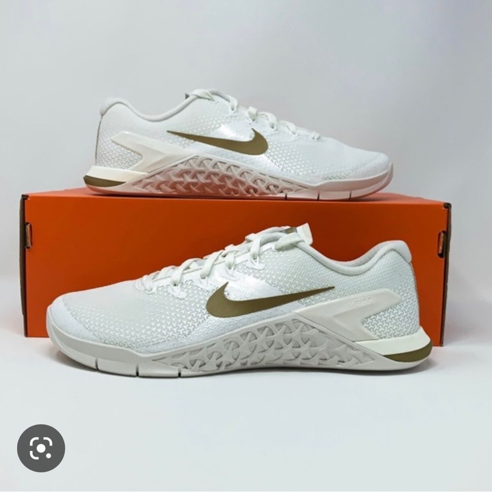 nike metcon 4 metallic women's